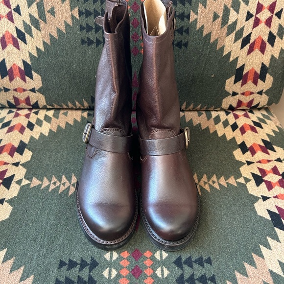 Frye Veronica Boots *NWT* Rich Brown Leather - Picture 4 of 6